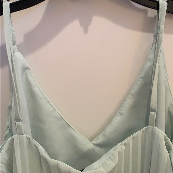 Mint green v neck top - Picture 2 of 2